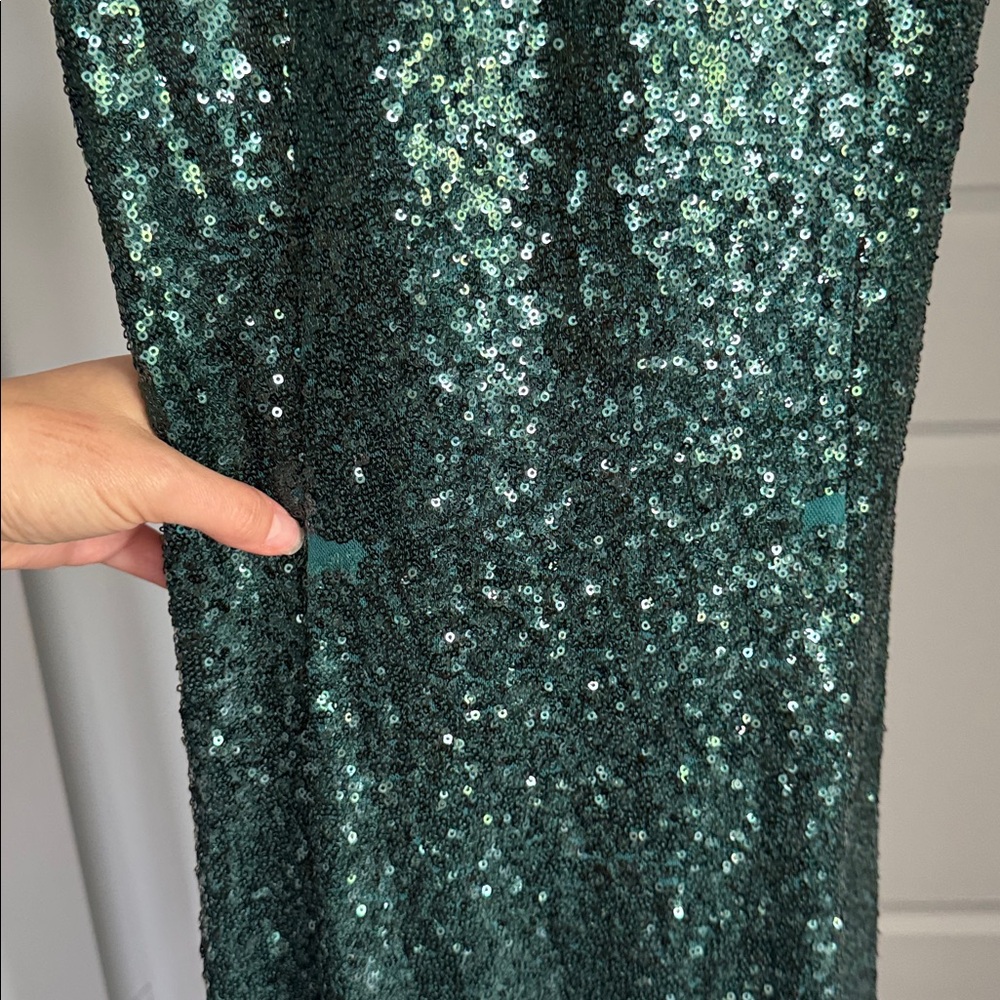 Emerald Green Sequin V-Neck Evening Dress - Picture 4 of 7